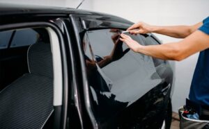 Nên Dán Phim Cách Nhiệt Nào Cho Ô Tô?